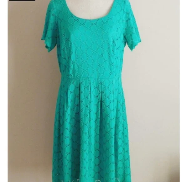 Turquoise teal lace dress. - Picture 3 of 4
